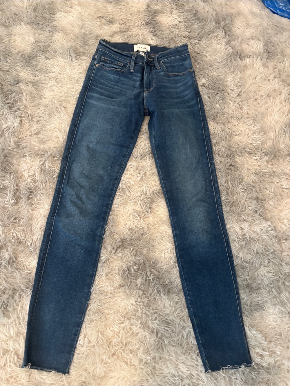 Frame Denim Skinny Jeans in Dark Indigo Blue